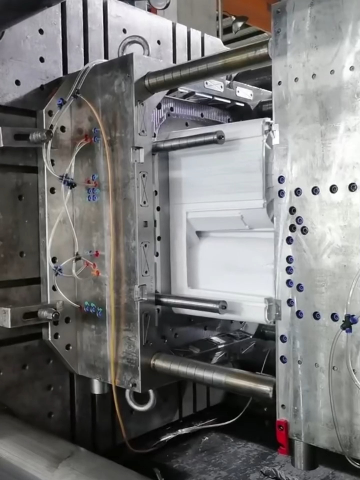 洗衣機外殼塑料模具試模過程與關鍵技術分析