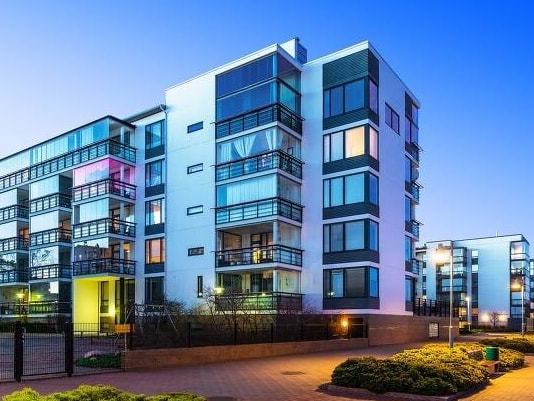 房地產(chǎn)開發(fā) 物業(yè)管理等板塊午后繼續(xù)走強